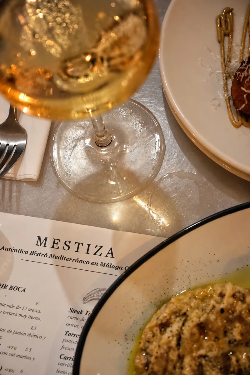 Vino y carta de Mestiza